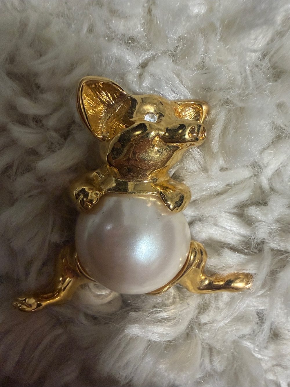 Gold-tone Pearl Pig Brooch